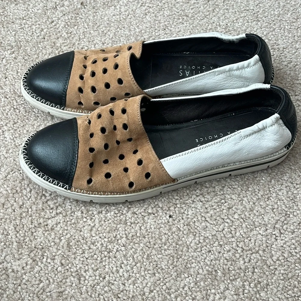 Hispanitas- Joy is a Choice-Women's Tan and Black Slip-On Shoes size 41